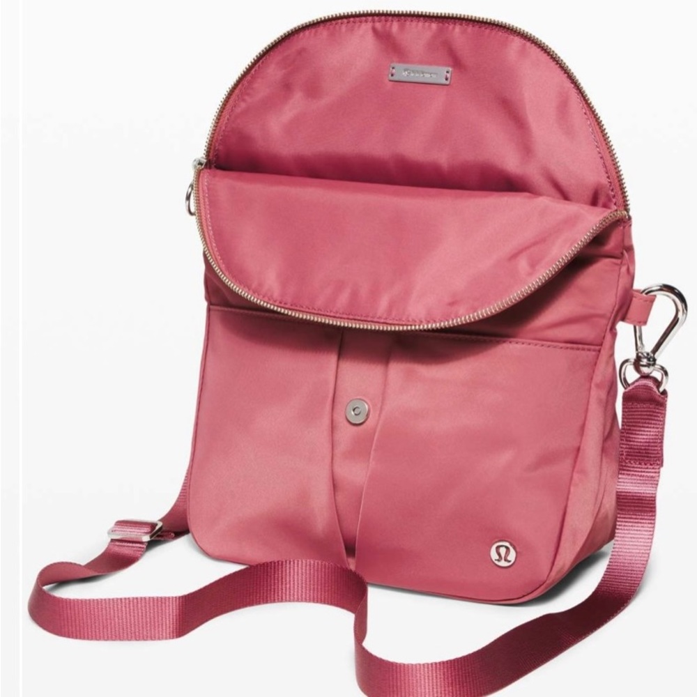 Beautiful Lululemon all night festival bag 5L